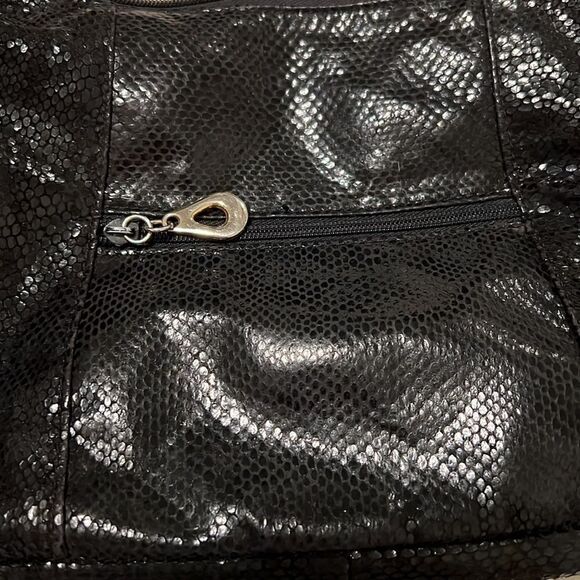 Fabulous preloved handbag 4 outside pockets adjustable strap 1 inside pocket GUC - Picture 6 of 14